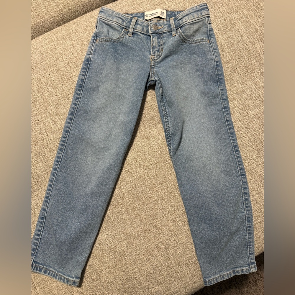 abercrombie kids Light Wash Straight Jeans 5/6 Long